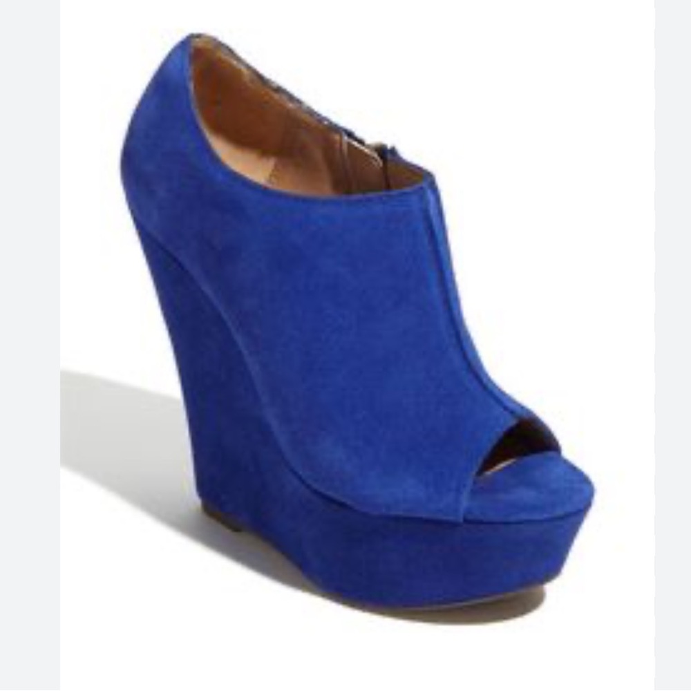 Steve madden suede platform size 6 1/2